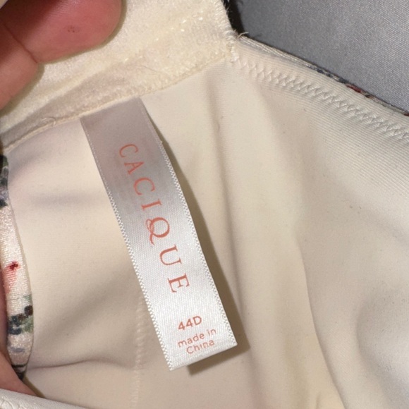 Cacique White and Red Floral Bra - Picture 2 of 5